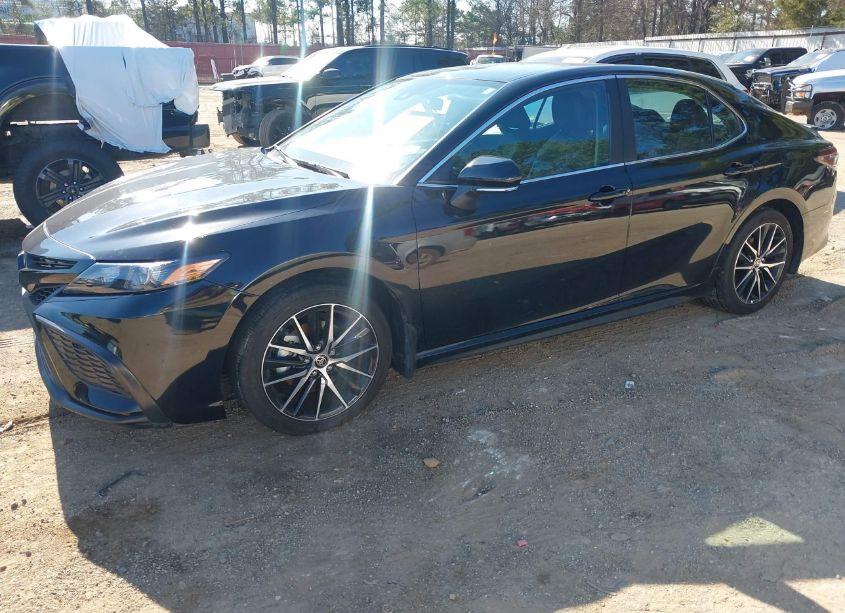 Photo 2 of 2024 Toyota Camry SE (VIN 4T1G11AK2RU215382)