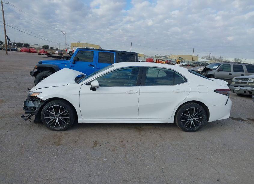 Photo 14 of 2024 Toyota Camry SE (VIN 4T1G11AK2RU238080)