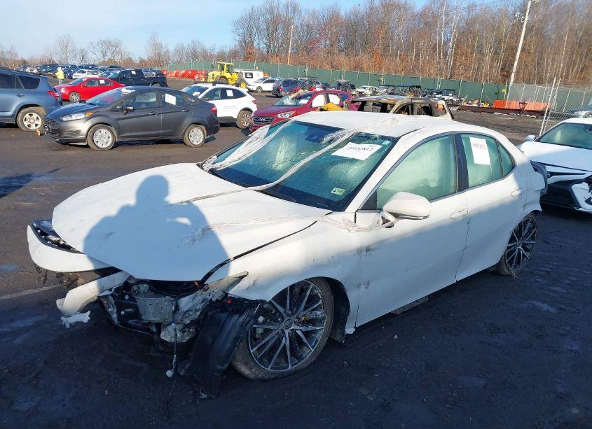 Photo 2 of 2024 Toyota Camry SE (VIN 4T1G11AK2RU261049)