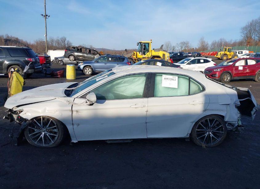 Photo 6 of 2024 Toyota Camry SE (VIN 4T1G11AK2RU261049)