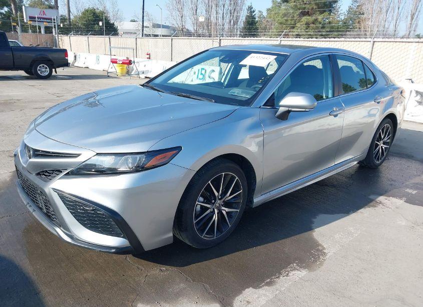 Photo 2 of 2024 Toyota Camry SE (VIN 4T1G11AK2RU863157)