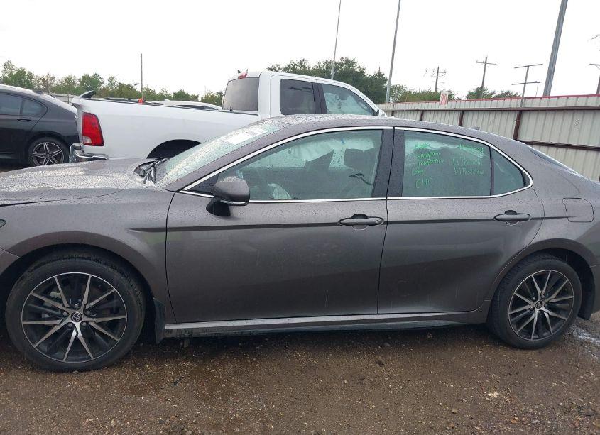 Photo 14 of 2024 Toyota Camry SE (VIN 4T1G11AK2RU902314)