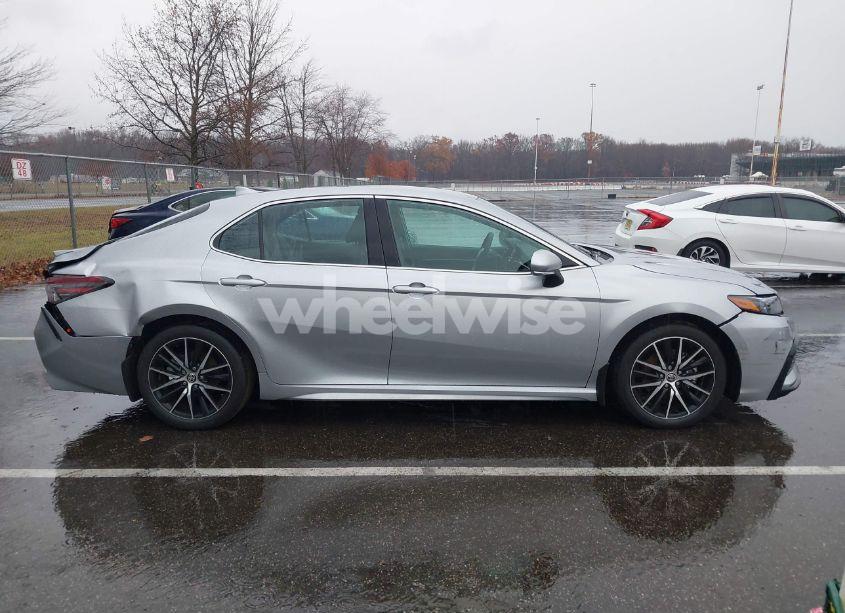 Photo 14 of 2024 Toyota Camry SE (VIN 4T1G11AK2RU907190)