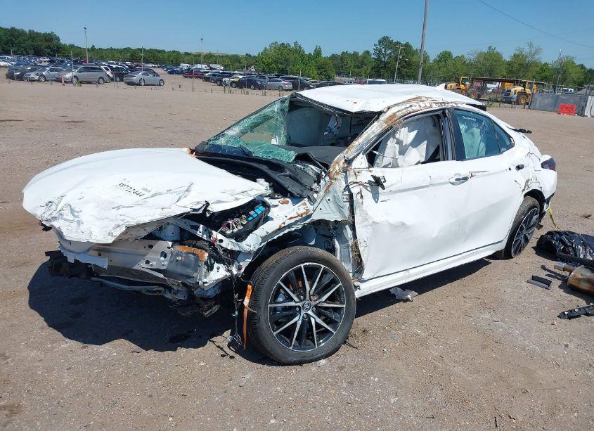 Photo 2 of 2024 Toyota Camry SE (VIN 4T1G11AK2RU911028)