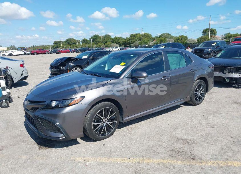 Photo 2 of 2024 Toyota Camry SE (VIN 4T1G11AK2RU919839)