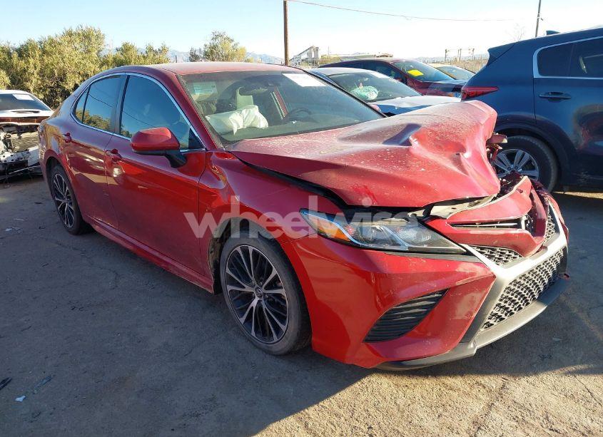 2020 Toyota Camry SE (VIN 4T1G11AK3LU309648) main photo