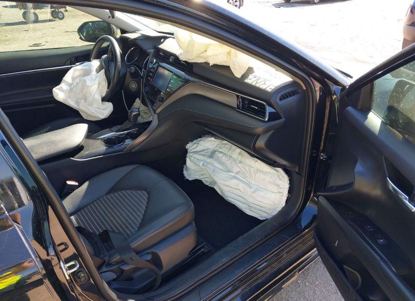 Photo 5 of 2020 Toyota Camry SE NIGHTSHADE EDITION (VIN 4T1G11AK3LU319211)