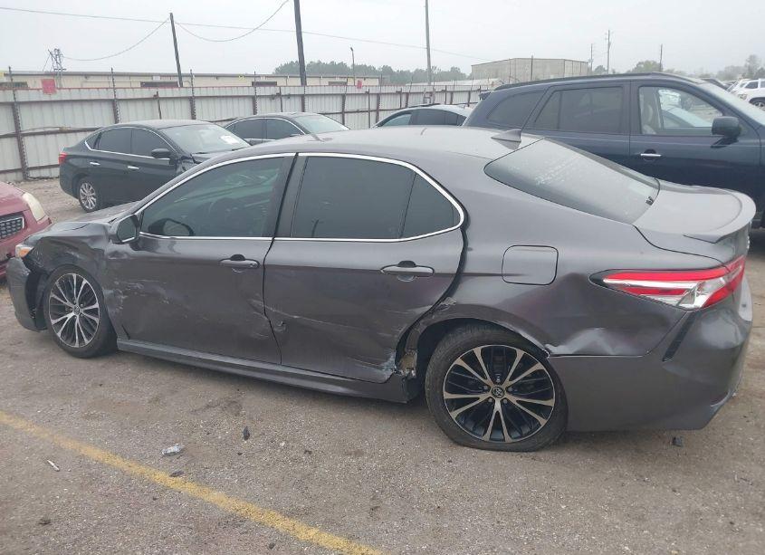 Photo 14 of 2020 Toyota Camry SE (VIN 4T1G11AK3LU321122)