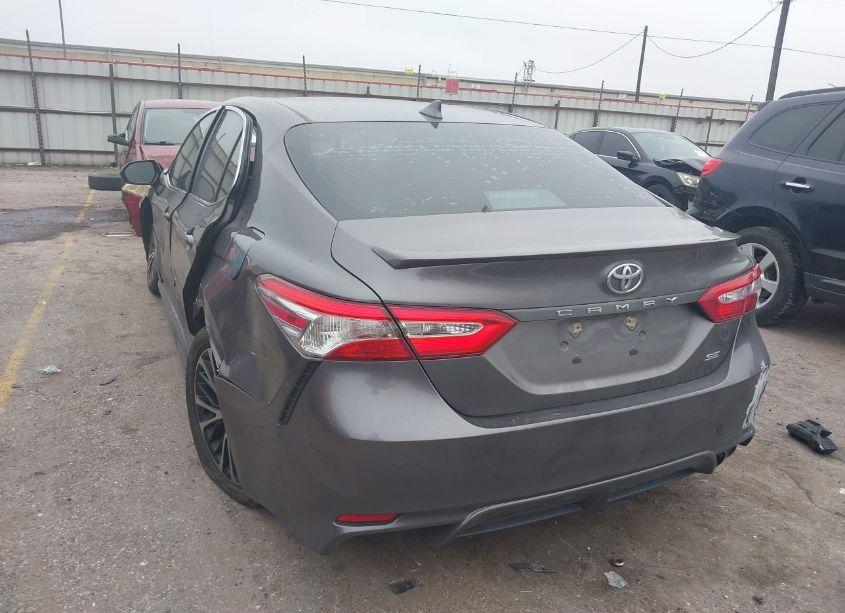 Photo 3 of 2020 Toyota Camry SE (VIN 4T1G11AK3LU321122)