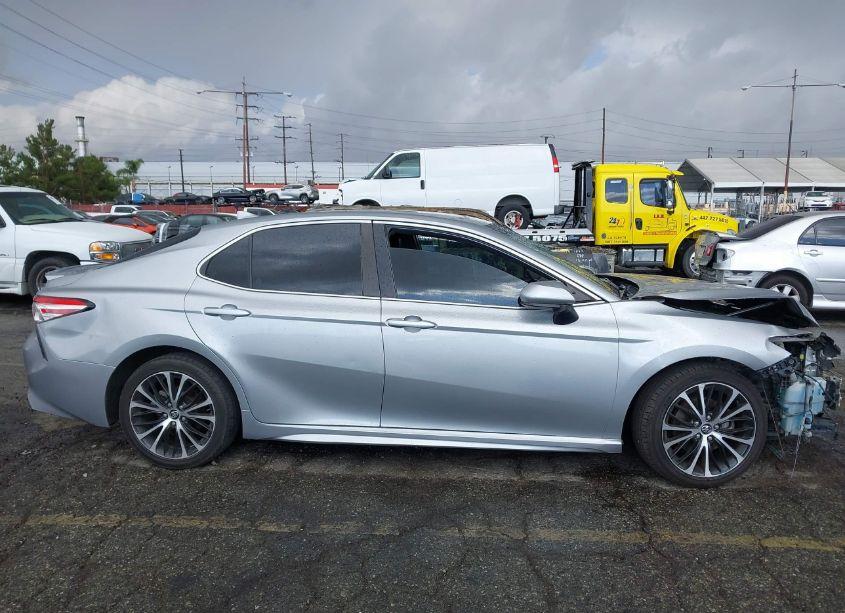 Photo 14 of 2020 Toyota Camry SE (VIN 4T1G11AK3LU350796)