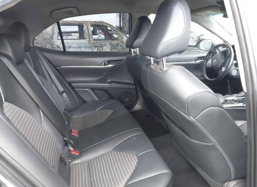 Photo 8 of 2020 Toyota Camry SE (VIN 4T1G11AK3LU350796)