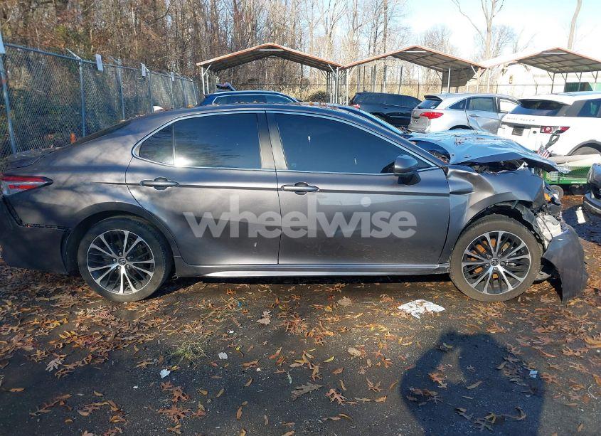 Photo 13 of 2020 Toyota Camry SE (VIN 4T1G11AK3LU359305)