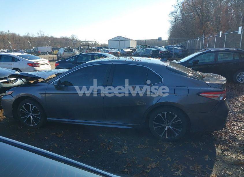 Photo 14 of 2020 Toyota Camry SE (VIN 4T1G11AK3LU359305)