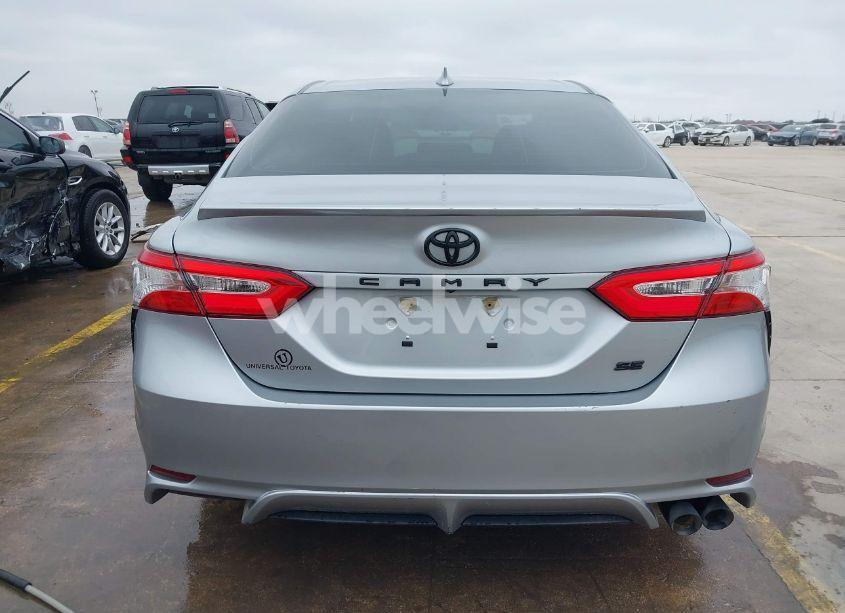Photo 17 of 2020 Toyota Camry SE (VIN 4T1G11AK3LU372880)
