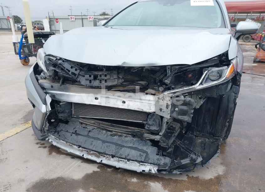 Photo 6 of 2020 Toyota Camry SE (VIN 4T1G11AK3LU372880)