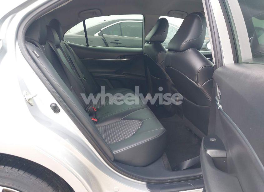 Photo 8 of 2020 Toyota Camry SE (VIN 4T1G11AK3LU372880)