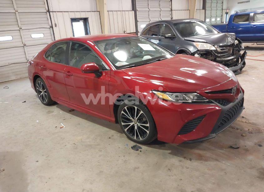 2020 Toyota Camry SE (VIN 4T1G11AK3LU374838) main photo