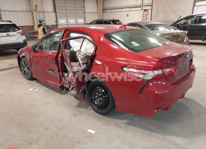 Photo 3 of 2020 Toyota Camry SE (VIN 4T1G11AK3LU374838)