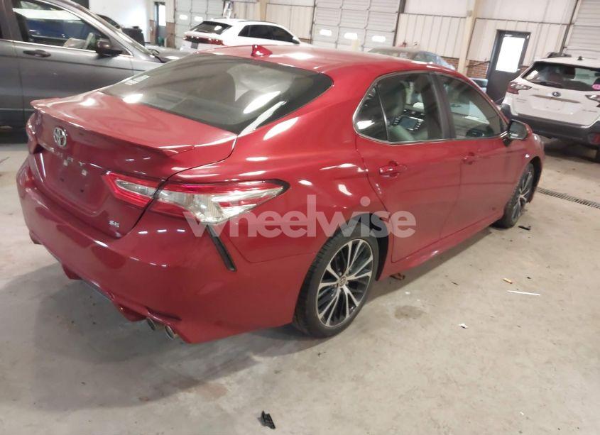 Photo 4 of 2020 Toyota Camry SE (VIN 4T1G11AK3LU374838)
