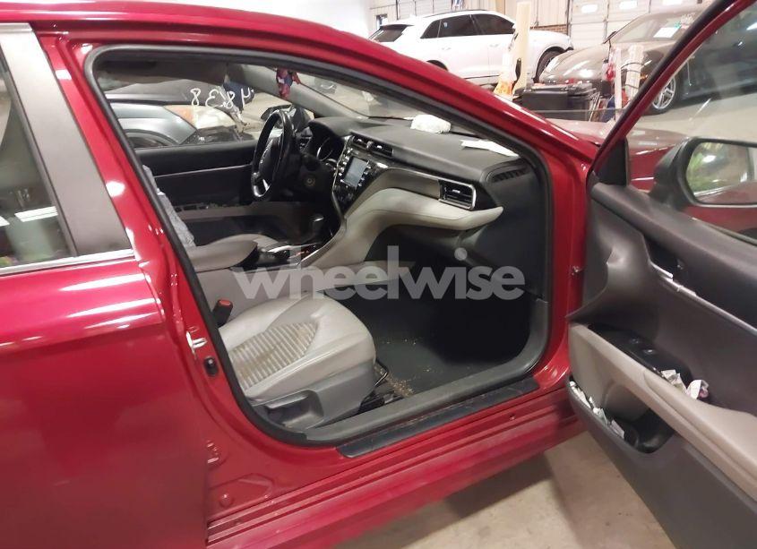 Photo 5 of 2020 Toyota Camry SE (VIN 4T1G11AK3LU374838)