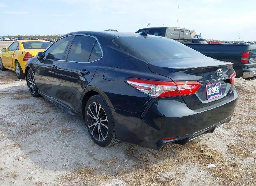 Photo 3 of 2020 Toyota Camry SE (VIN 4T1G11AK3LU867337)