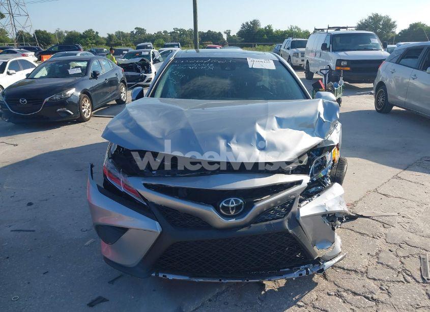Photo 11 of 2020 Toyota Camry SE (VIN 4T1G11AK3LU875812)