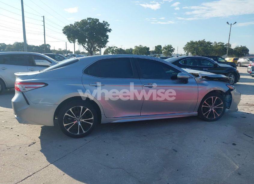 Photo 12 of 2020 Toyota Camry SE (VIN 4T1G11AK3LU875812)