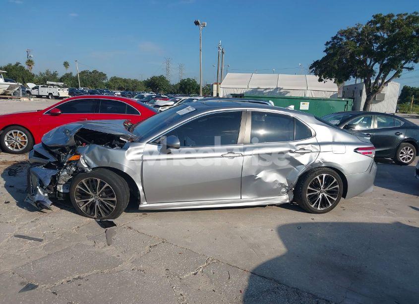 Photo 13 of 2020 Toyota Camry SE (VIN 4T1G11AK3LU875812)