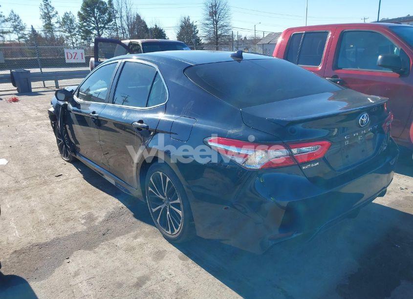 Photo 3 of 2020 Toyota Camry SE (VIN 4T1G11AK3LU908632)