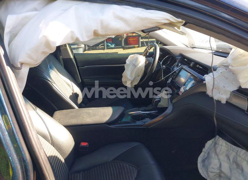 Photo 5 of 2020 Toyota Camry SE (VIN 4T1G11AK3LU908632)