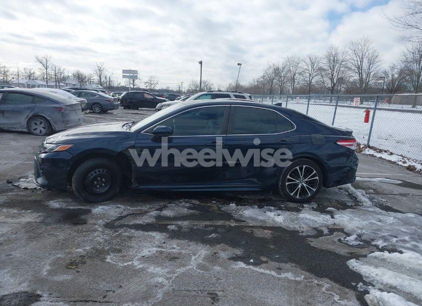 Photo 13 of 2020 Toyota Camry SE (VIN 4T1G11AK3LU944532)