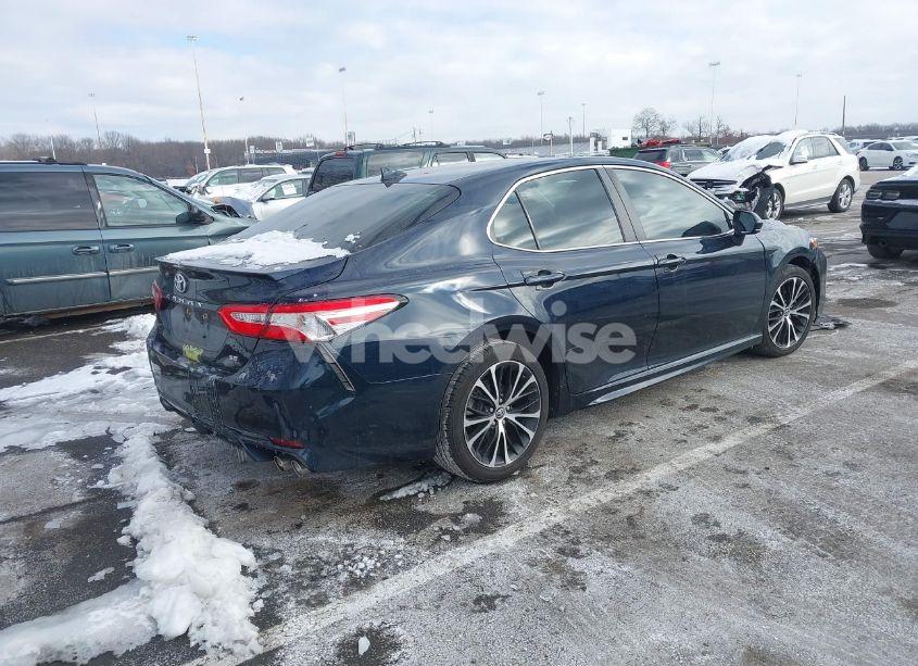 Photo 4 of 2020 Toyota Camry SE (VIN 4T1G11AK3LU944532)