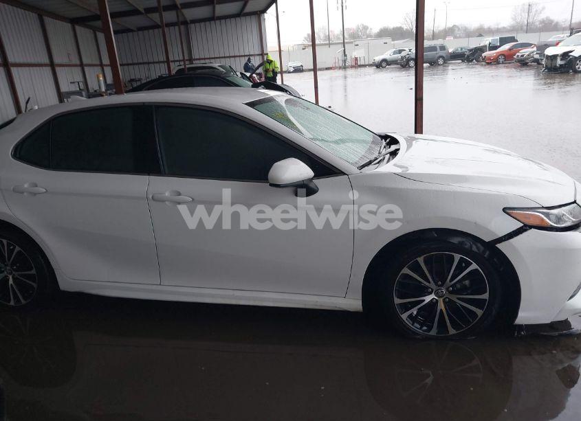 Photo 13 of 2020 Toyota Camry SE (VIN 4T1G11AK3LU986148)