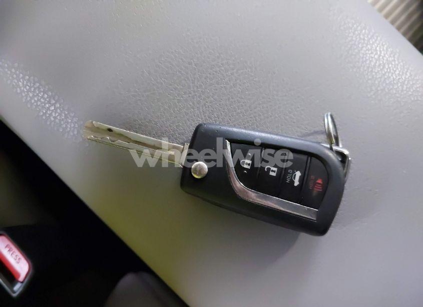 Photo 11 of 2021 Toyota Camry SE (VIN 4T1G11AK3MU407872)