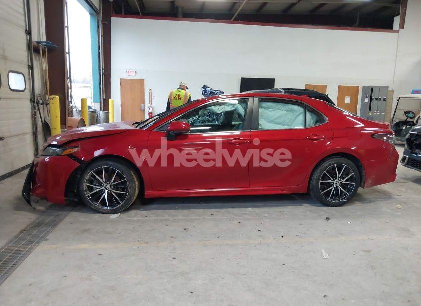 Photo 14 of 2021 Toyota Camry SE (VIN 4T1G11AK3MU407872)