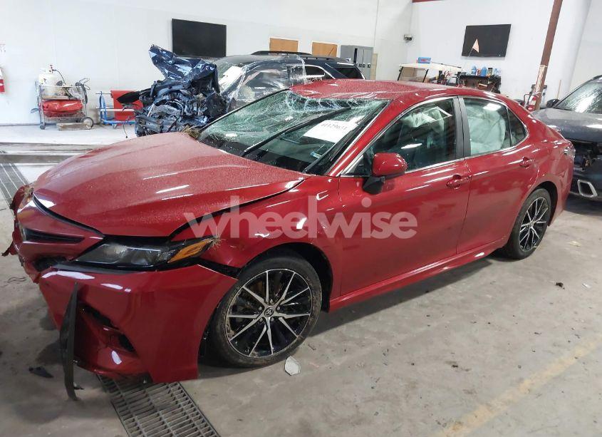Photo 2 of 2021 Toyota Camry SE (VIN 4T1G11AK3MU407872)