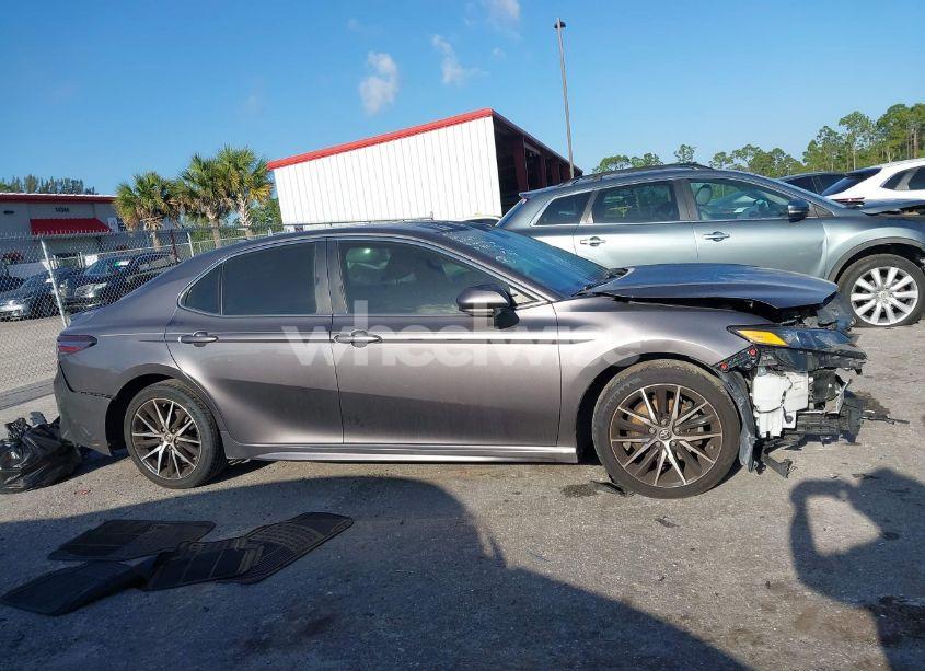 Photo 12 of 2021 Toyota Camry SE (VIN 4T1G11AK3MU408410)