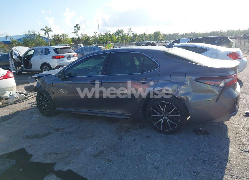 Photo 13 of 2021 Toyota Camry SE (VIN 4T1G11AK3MU408410)