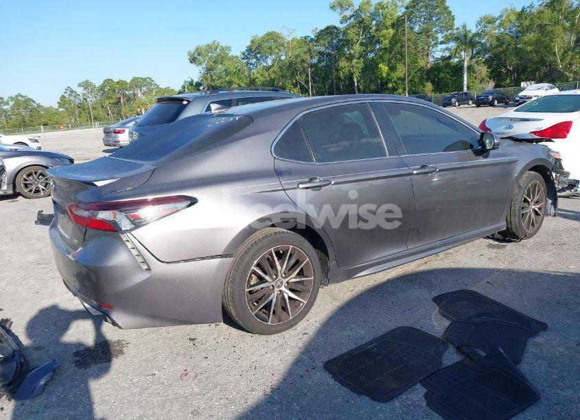 Photo 4 of 2021 Toyota Camry SE (VIN 4T1G11AK3MU408410)
