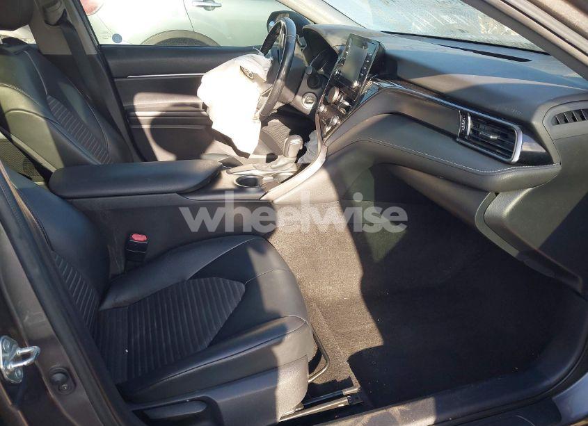 Photo 5 of 2021 Toyota Camry SE (VIN 4T1G11AK3MU408410)