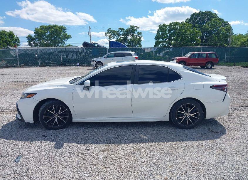 Photo 14 of 2021 Toyota Camry SE (VIN 4T1G11AK3MU410111)