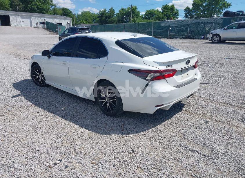 Photo 3 of 2021 Toyota Camry SE (VIN 4T1G11AK3MU410111)