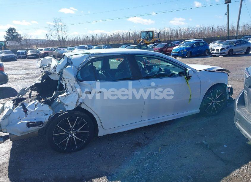 Photo 13 of 2021 Toyota Camry SE (VIN 4T1G11AK3MU413087)