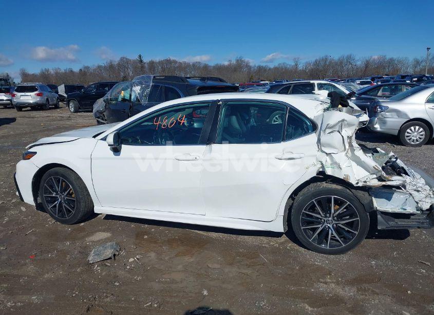 Photo 14 of 2021 Toyota Camry SE (VIN 4T1G11AK3MU413087)