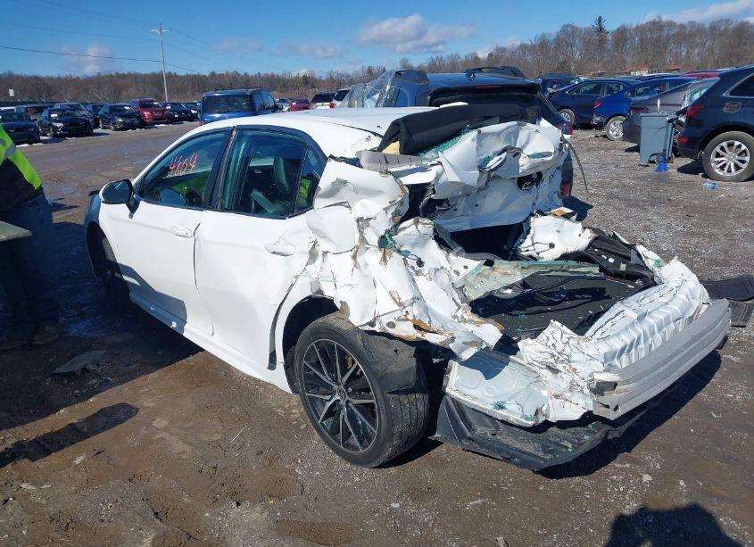 Photo 3 of 2021 Toyota Camry SE (VIN 4T1G11AK3MU413087)