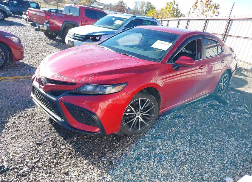 Photo 2 of 2021 Toyota Camry SE (VIN 4T1G11AK3MU417687)