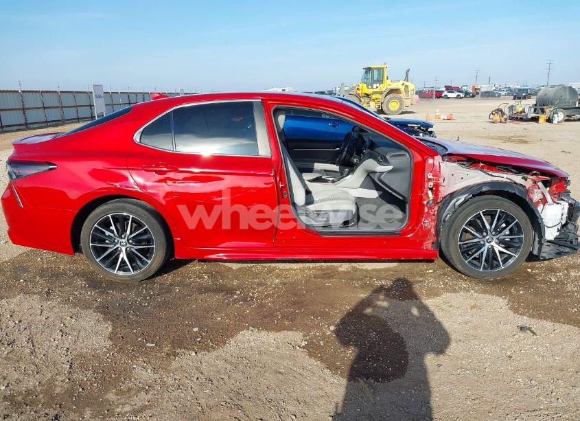 Photo 14 of 2021 Toyota Camry SE (VIN 4T1G11AK3MU469885)