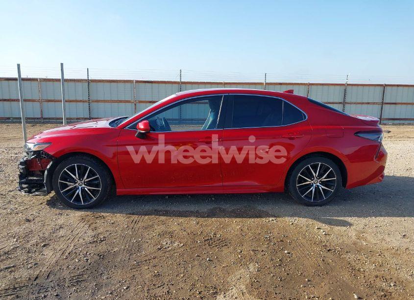 Photo 15 of 2021 Toyota Camry SE (VIN 4T1G11AK3MU469885)