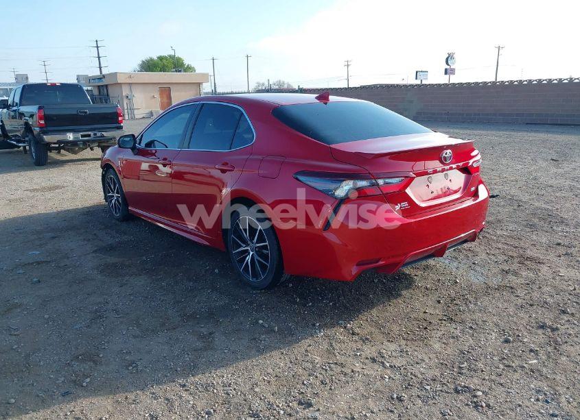 Photo 3 of 2021 Toyota Camry SE (VIN 4T1G11AK3MU469885)