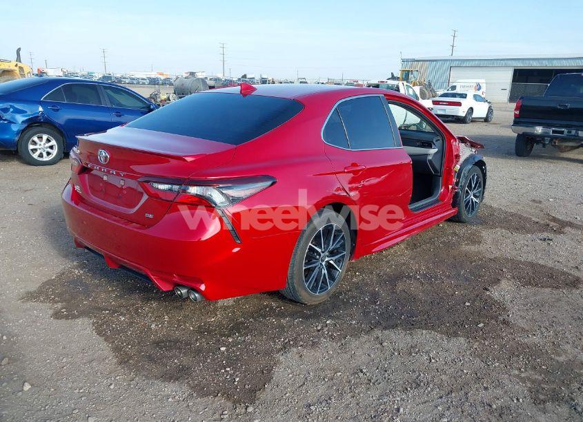 Photo 4 of 2021 Toyota Camry SE (VIN 4T1G11AK3MU469885)